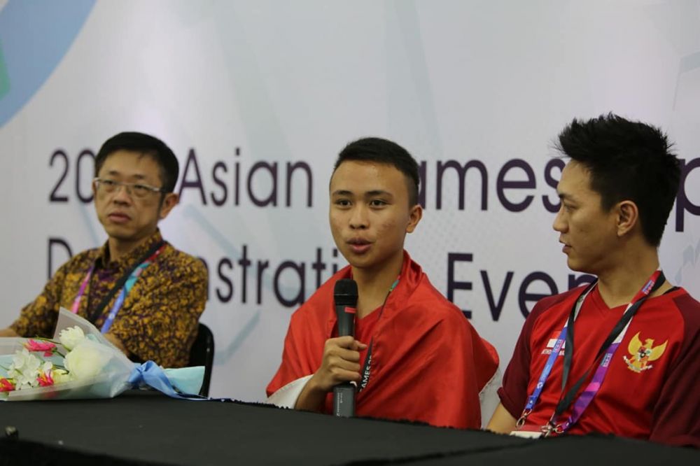 10 Potret kemenangan Ridel Yesaya, peraih medali emas eSports