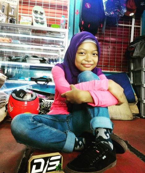 9 Gaya hijab Bunga Nyimas, bocah 12 tahun peraih medali di Asian Games