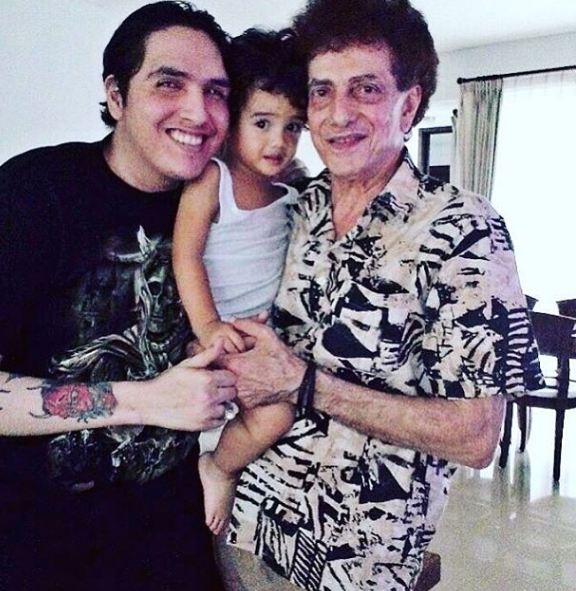 10 Foto kenangan Fadly Albar, anak Achmad Albar yang meninggal dunia