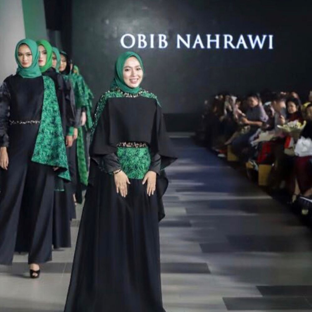 10 Pesona Obib Nahrawi, desainer yang jadi istri Menpora Imam Nahrawi