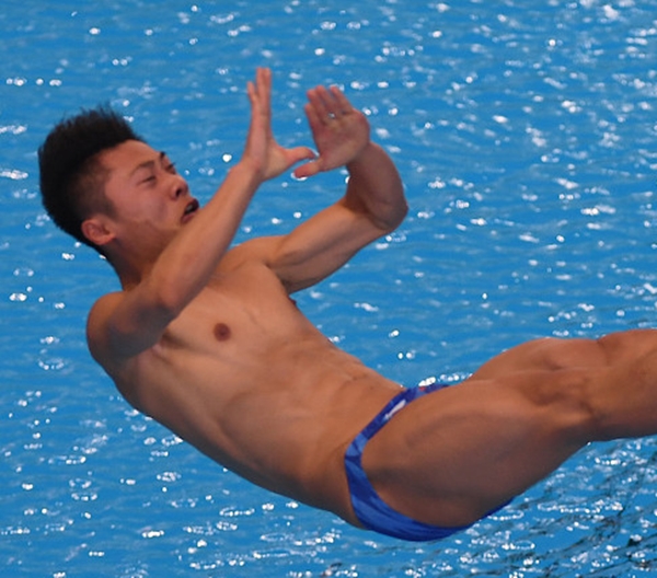 10 Ekspresi wajah 'aneh' atlet loncat indah Asian Games saat beraksi