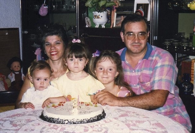 Istri meninggal, cara kakek usir rasa sepi ini bikin terenyuh