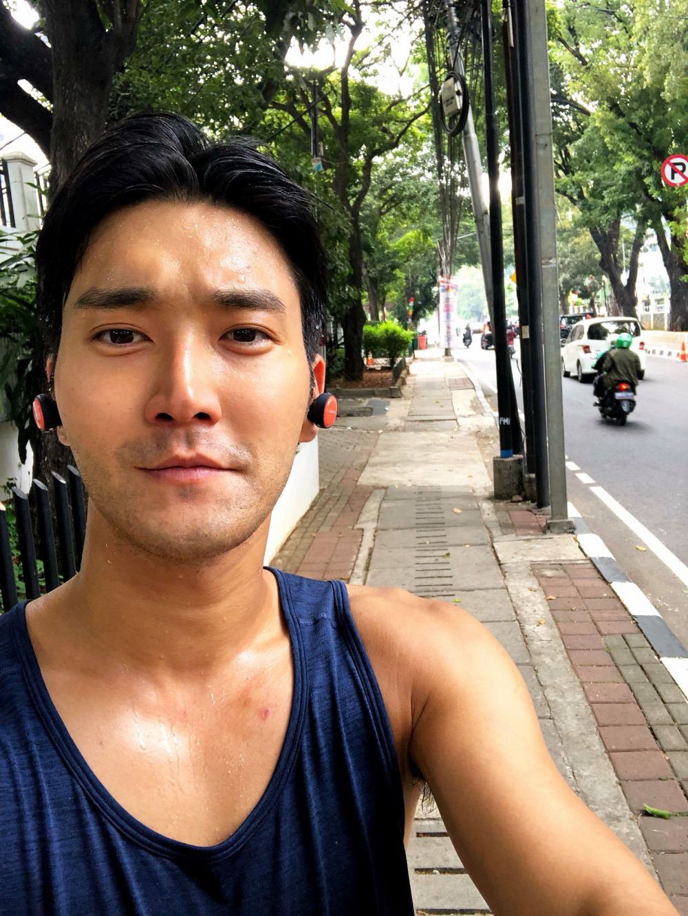 Jogging sendirian di Kota Jakarta, Siwon Super Junior bikin fans heboh