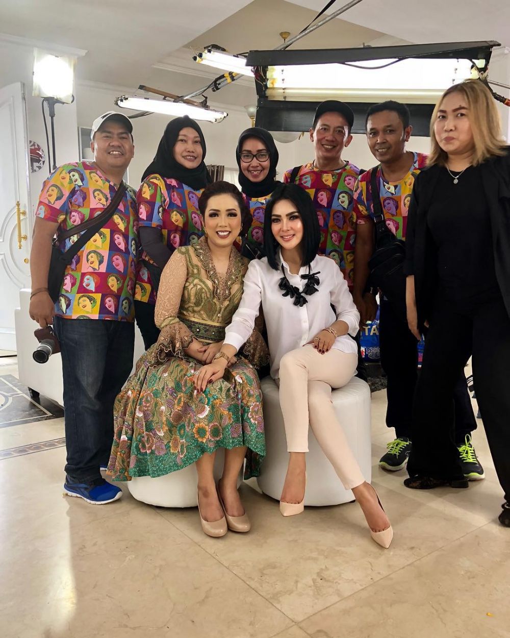 Kerap dibilang mirip, ini 7 momen kocak Syahrini bertemu Soimah