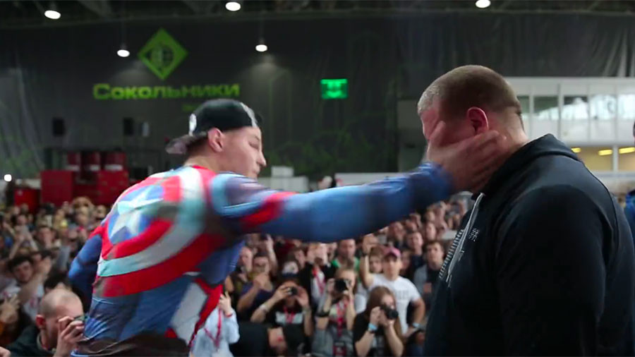 Aneh tapi nyata, kontes saling tampar ini benar-benar ada 