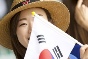 10 Aksi suporter cantik Korea Selatan di Asian Games bikin gagal fokus