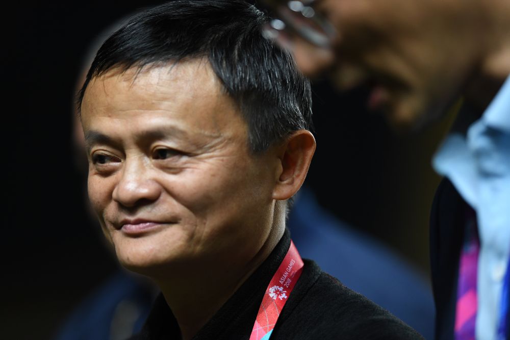 8 Gaya santai konglomerat dunia Jack Ma kunjungi Asian Games 2018