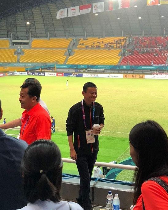 8 Gaya santai konglomerat dunia Jack Ma kunjungi Asian Games 2018