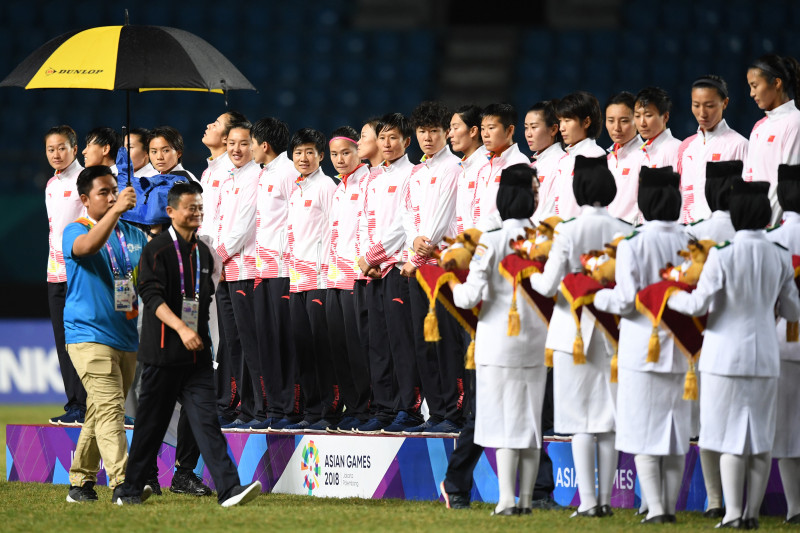 8 Gaya santai konglomerat dunia Jack Ma kunjungi Asian Games 2018