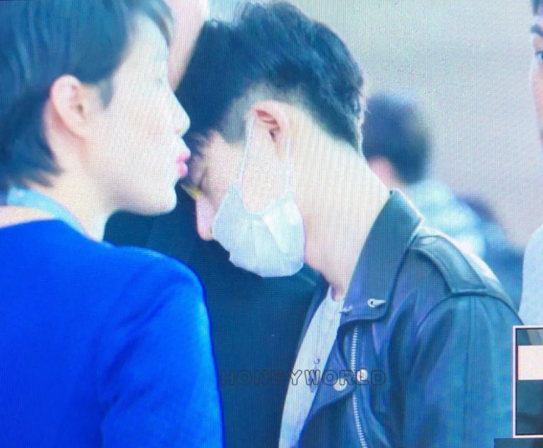 Belum tiba di Indonesia, foto personel iKON keletihan ini tuai simpati