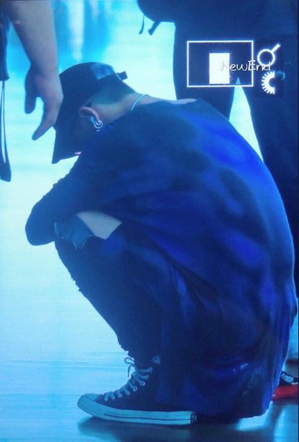 Belum tiba di Indonesia, foto personel iKON keletihan ini tuai simpati