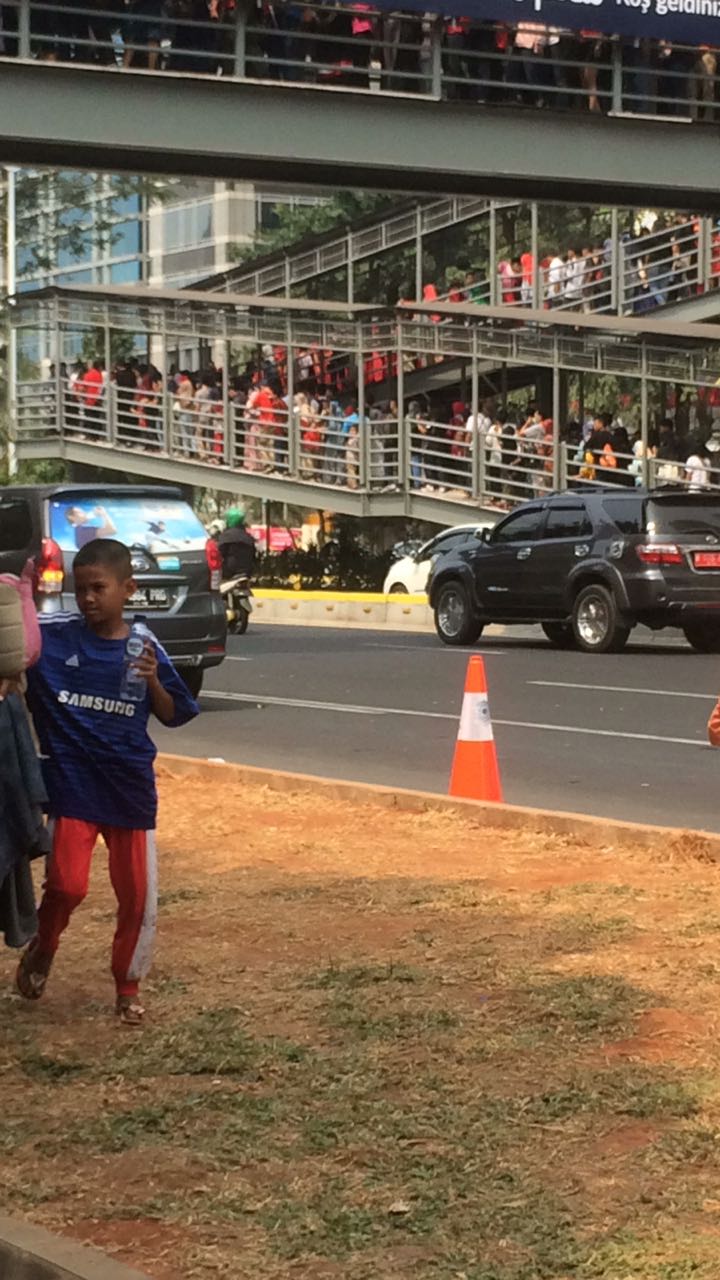 Begini potret antusias warga berburu tiket penutupan Asian Games