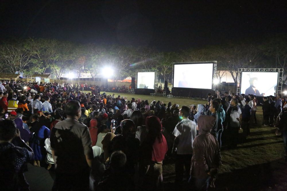 5 Potret Jokowi nonton bareng penutupan Asian Games 2018 di Lombok