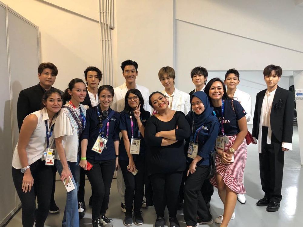 6 Seleb Tanah Air foto bareng Siwon Super Junior, bikin iri fans K-Pop