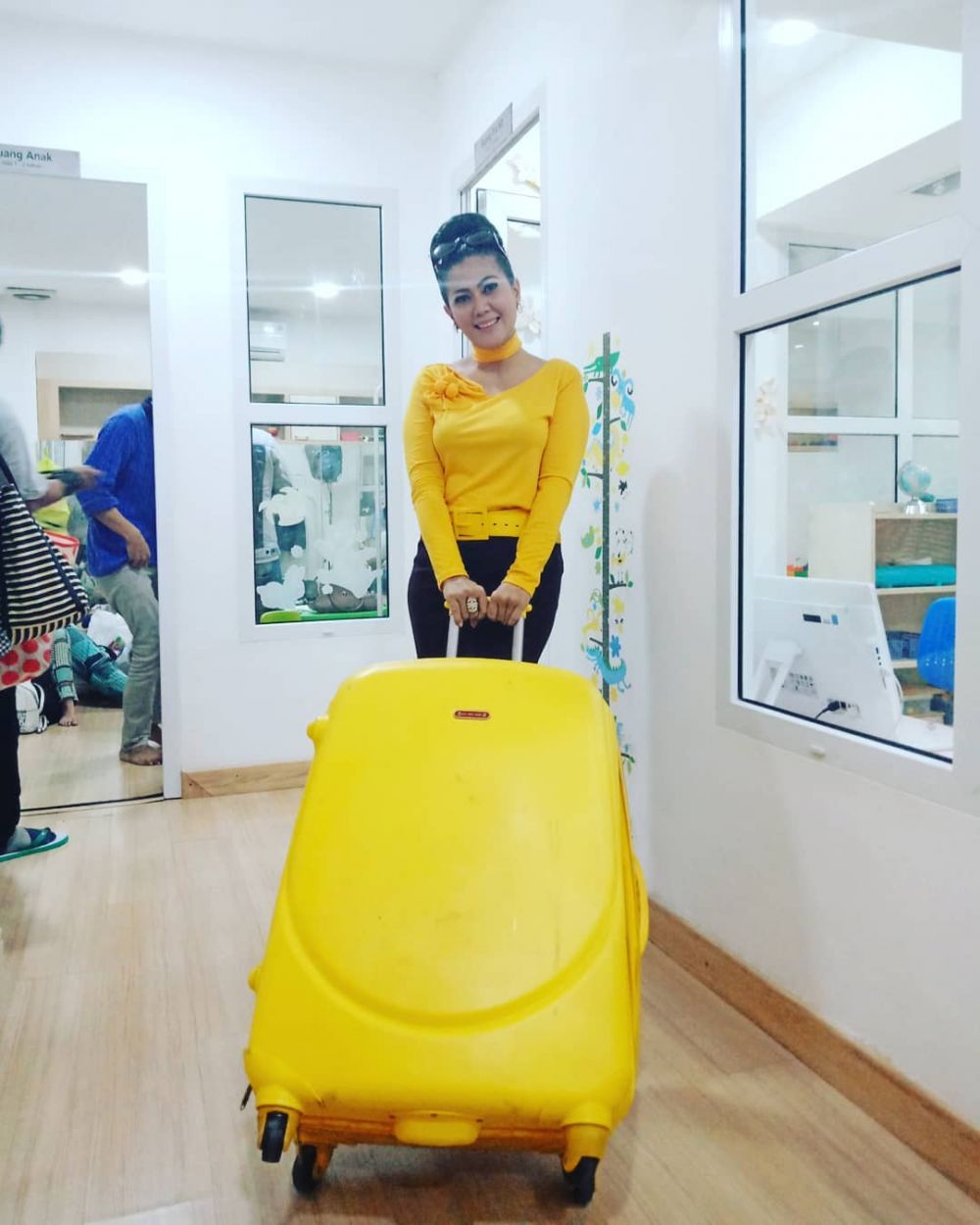 Usia hampir kepala lima, ini 10 bukti Helsi Herlinda tetap memesona