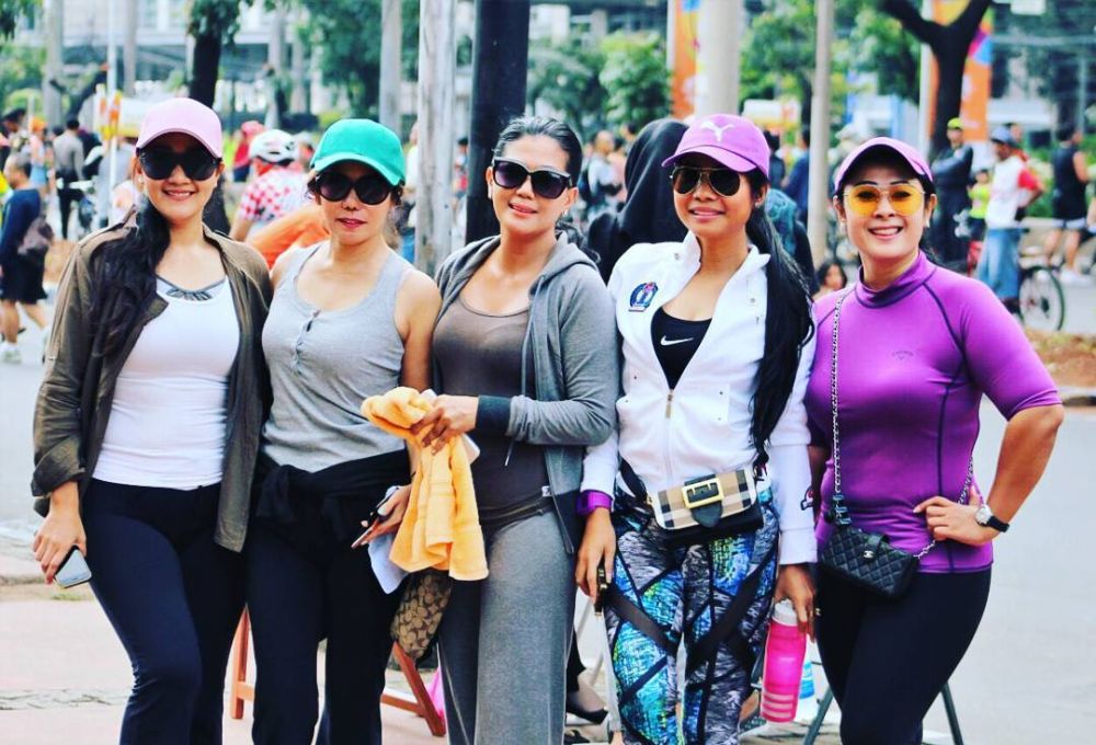 Usia hampir kepala lima, ini 10 bukti Helsi Herlinda tetap memesona