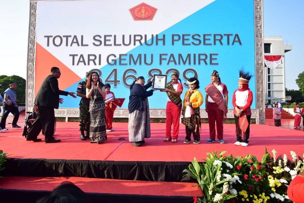 Wow, TNI pecahkan rekor MURI tari Gemu Famire dengan ribuan peserta