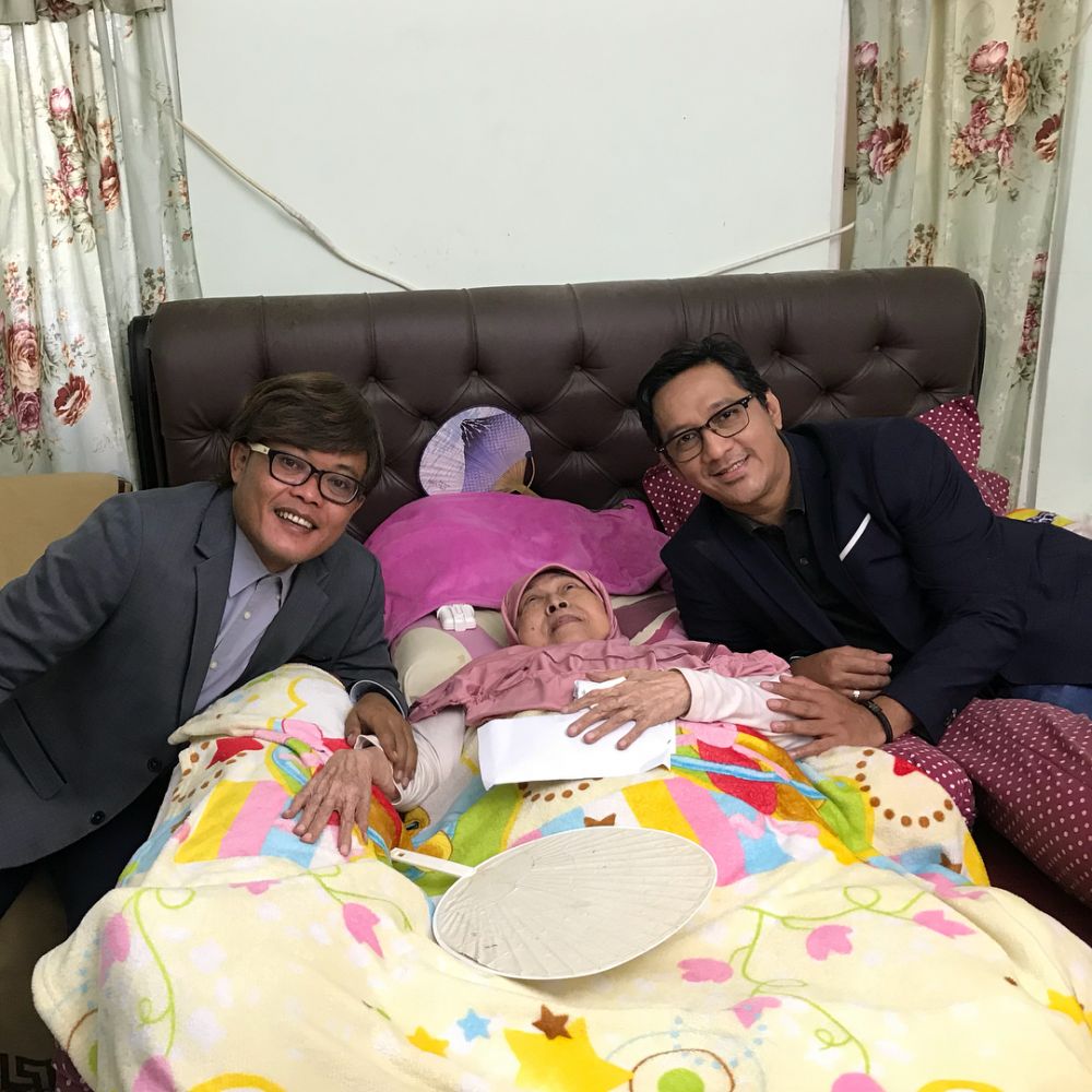 Kesampaian dijenguk Andre & Sule, begini wajah haru bahagia Mak Nyak  
