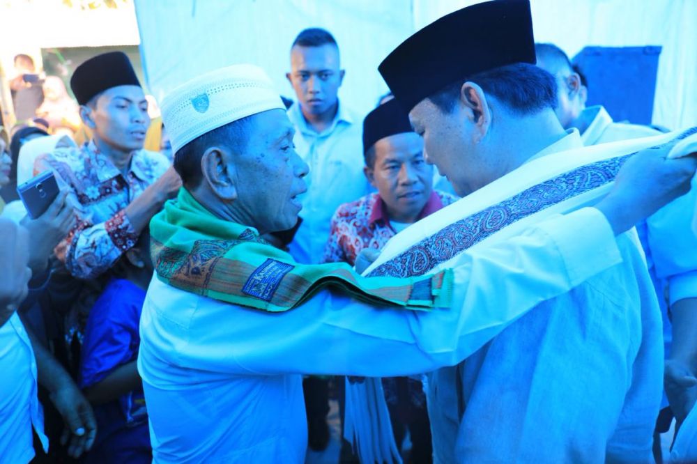 9 Momen Prabowo kunjungi korban gempa Lombok, ditemani Titiek Soeharto