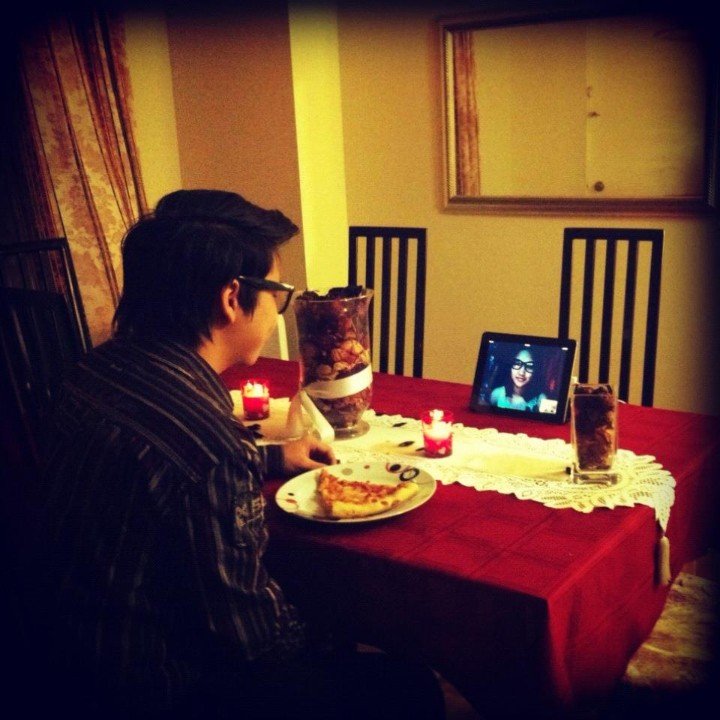 Sejoli ini jalani LDR selama 12 tahun, ending kisahnya bikin haru