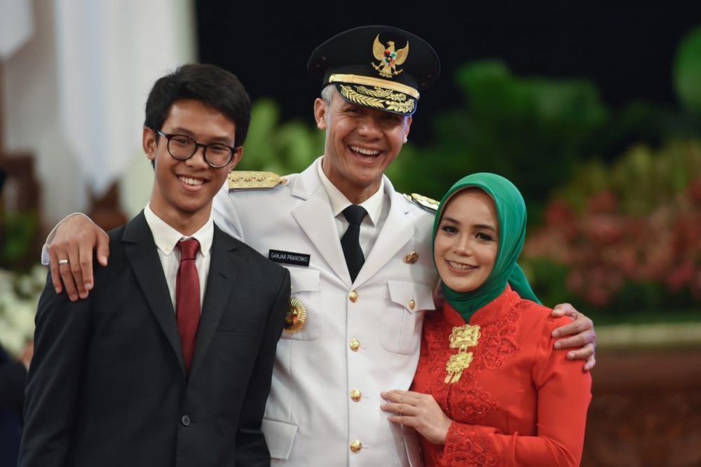10 Momen Iriana, Atalia & Siti Atikoh kompak berkebaya merah di Istana