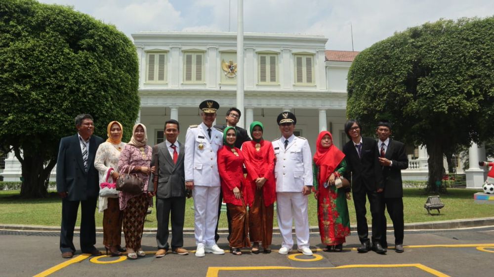 10 Momen Iriana, Atalia & Siti Atikoh kompak berkebaya merah di Istana
