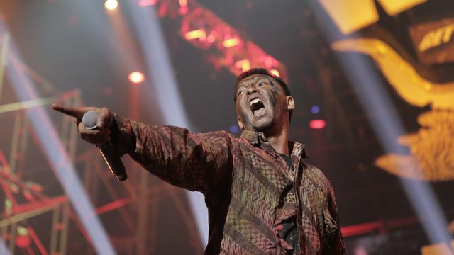 5 Seleb ini memakai kain etnik di panggung internasional, bikin bangga