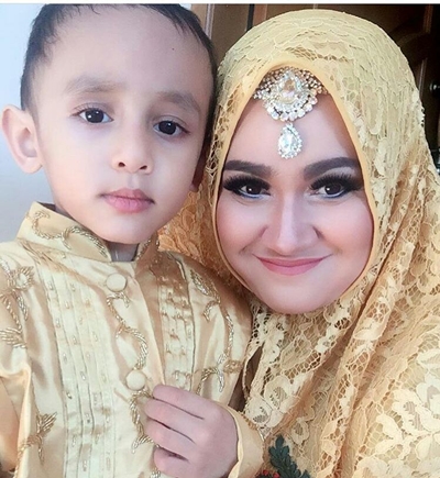 Tak kalah cantik dari Kartika Putri, 8 potret mantan istri Habib Usman