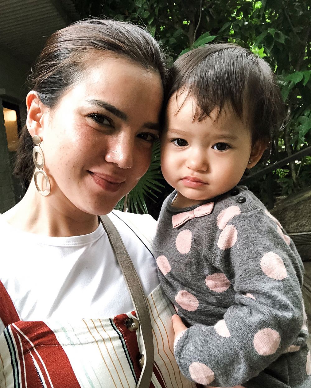 4 Seleb ini punya julukan unik buat buah hati saat di kandungan