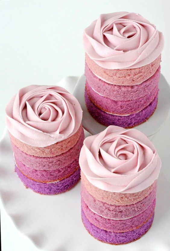 10 Kreasi ombre cake ini perpaduan warnanya bikin nggak tega makan