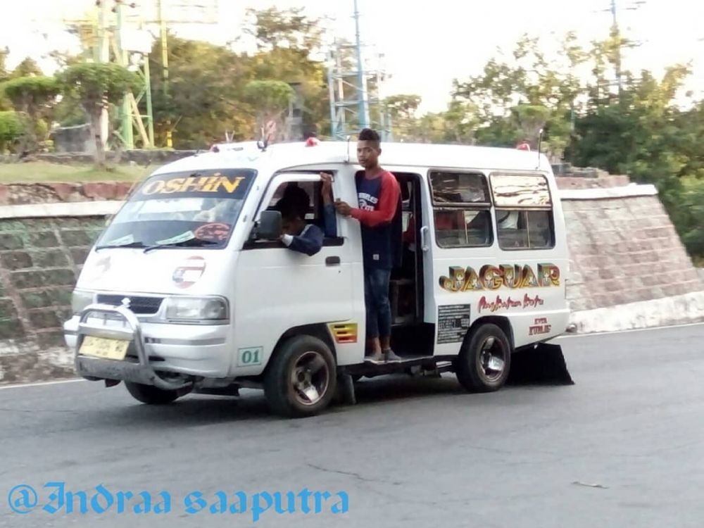 10 Tulisan di kendaraan ini kocaknya keterlaluan, hanya di Indonesia