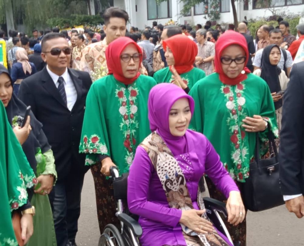 9 Potret dedikasi Atalia sebagai istri Gubernur Jabar ini banjir doa