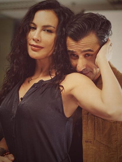 Foto mesra dengan Jeremy Thomas, Sophia Latjuba disebut mirip Valerie 