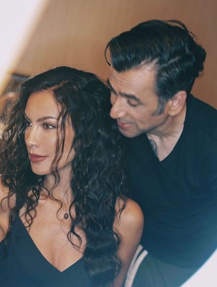 Foto mesra dengan Jeremy Thomas, Sophia Latjuba disebut mirip Valerie 