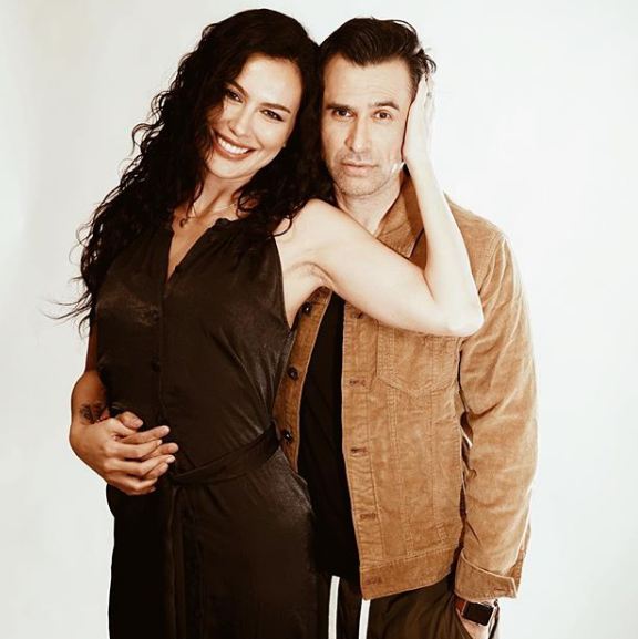 Foto mesra dengan Jeremy Thomas, Sophia Latjuba disebut mirip Valerie 