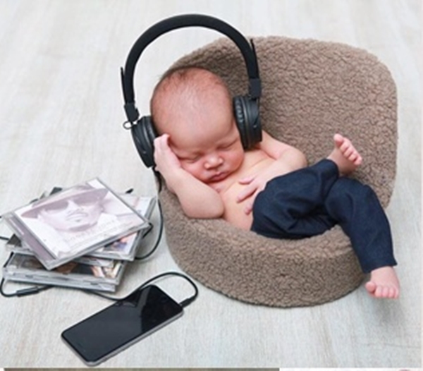 5 Anak penyanyi ini pemotretan newborn bertema musik, gemesin abis
