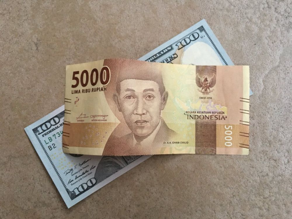 8 Meme saat 'dolar tembus Rp 15 ribu' ini bikin geregetan sendiri