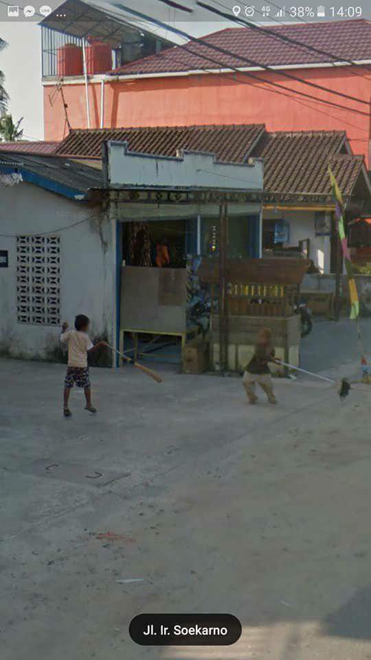 Iseng pakai Google Maps di kampung, orang ini temukan 9 momen kocak