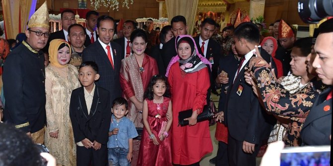 Jokowi & Iriana hadiri pernikahan anggota Paspampres, begini potretnya