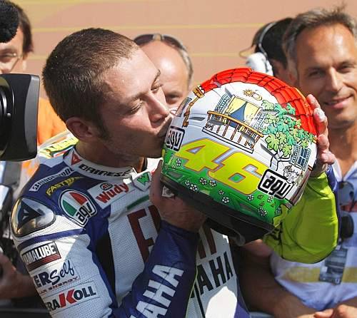 Selalu ganti desain, ini 10 helm Rossi saat tampil di MotoGP Misano