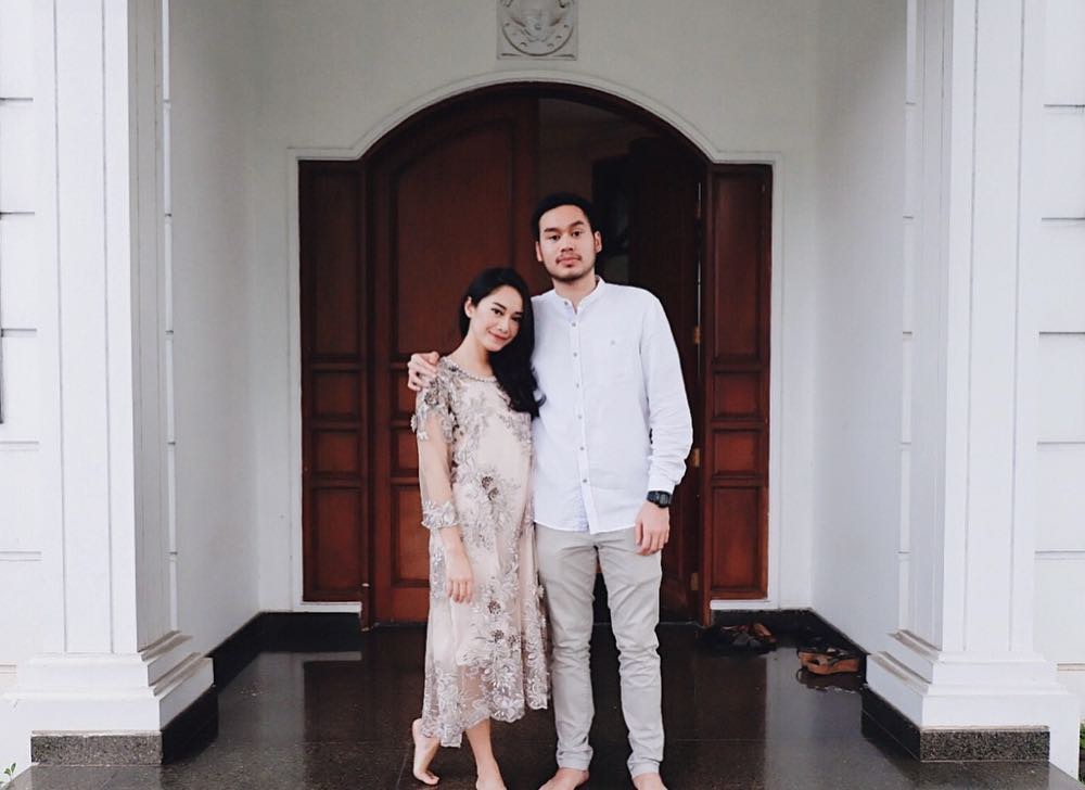 8 Potret mesra putra Dewi Yull & kekasih, deg-degan menanti hari nikah