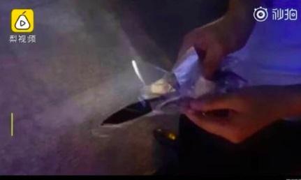 Dikira rayuan, cewek ini benar-benar tusuk kekasih buat ambil jantung