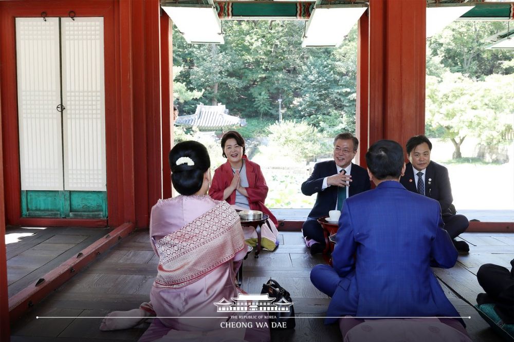 Jokowi ke Korea, ini kesan dalam Presiden Moon pakai bahasa Indonesia