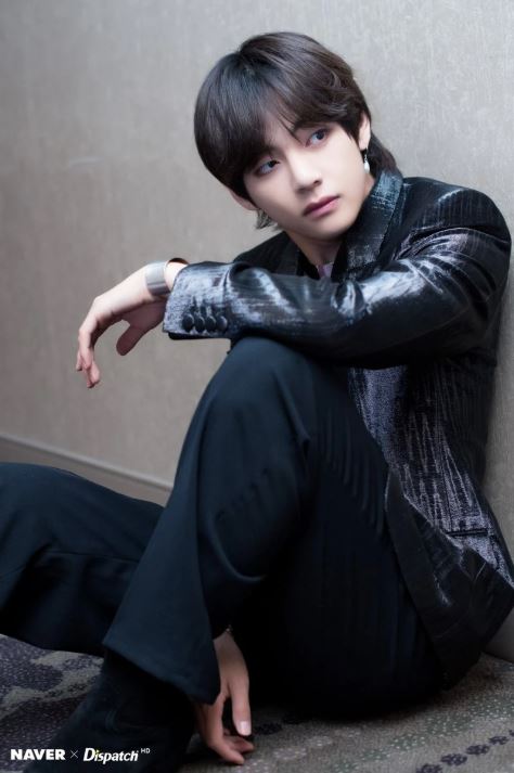 Tampil dengan rambut gondrong, 7 seleb ganteng ini malah tuai protes