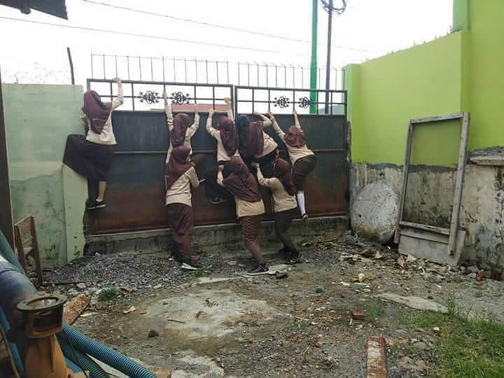 Konyol abis, 8 potret kekompakan ini malah bikin ketawa nyinyir 