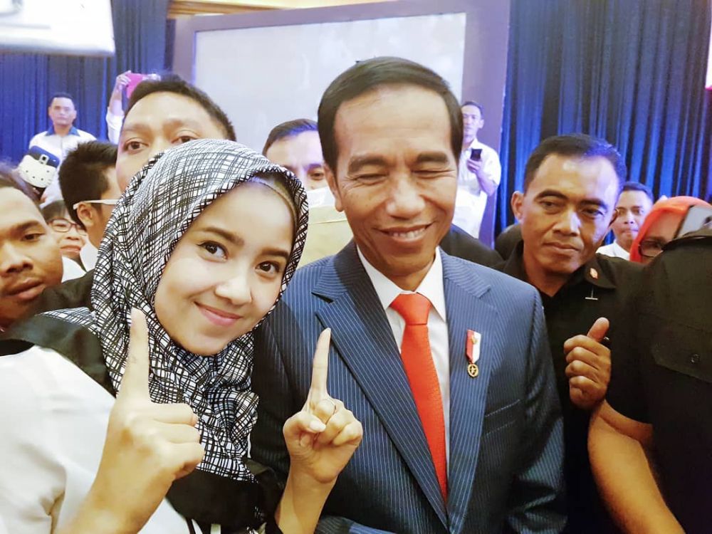 10 Pesona Febri, caleg cantik yang putus dari pacar karena beda parpol