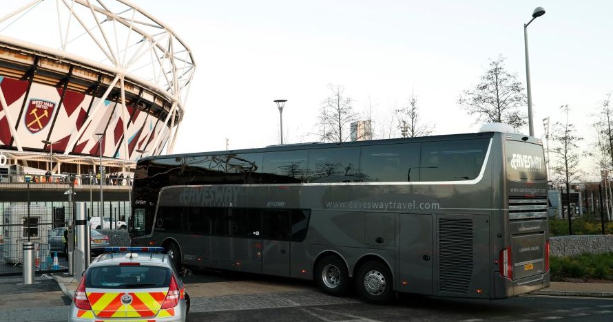 7 Penampakan mewah bus Manchester United, ada oven hingga kulkas