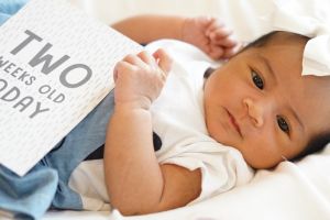 Genap berusia 2 minggu, ini 8 gaya anak Caca Tengker saat pemotretan