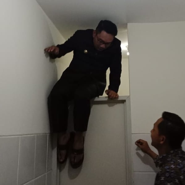Terkunci di kamar mandi, aksi spontan Ridwan Kamil ini tak terduga