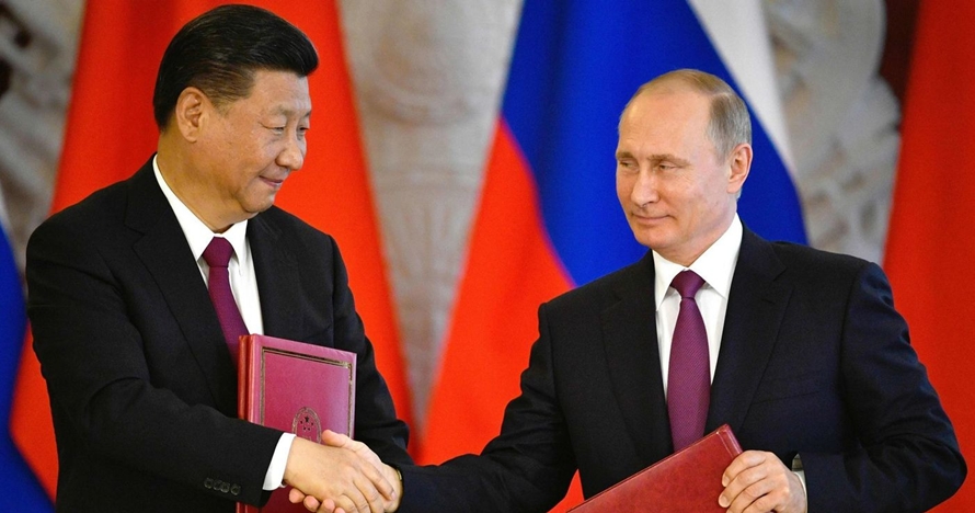 Makin erat, ini momen bromance Putin & Xi Jinping masak pancake bareng